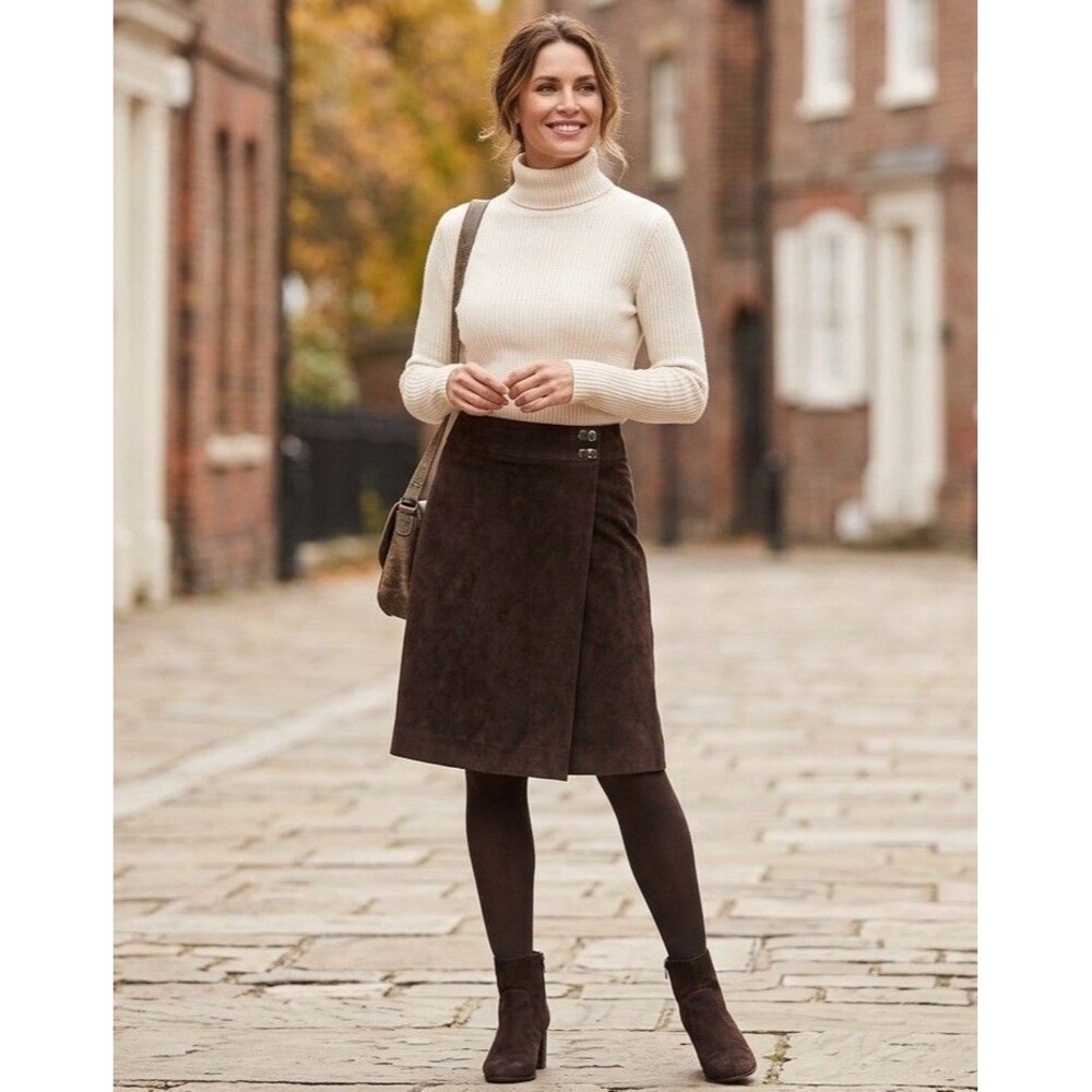 Vintage Jones NY Wrap Suede Skirt Brown Buckle Detail Size 8
